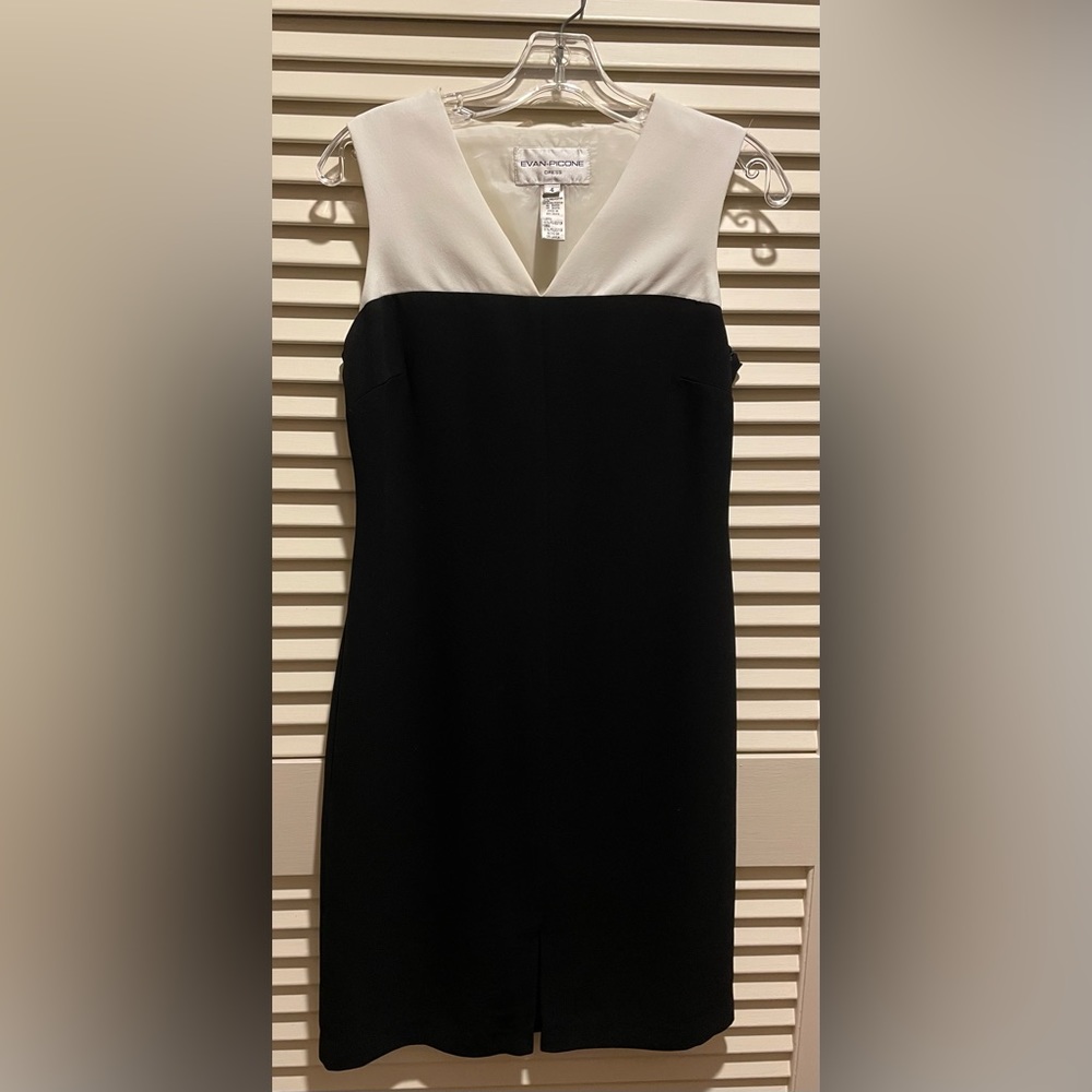 Evan Picone cocktail dress. Ivory and black. Size 4